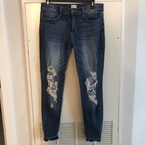 Sneak peek size 9 ripped jeans never worn